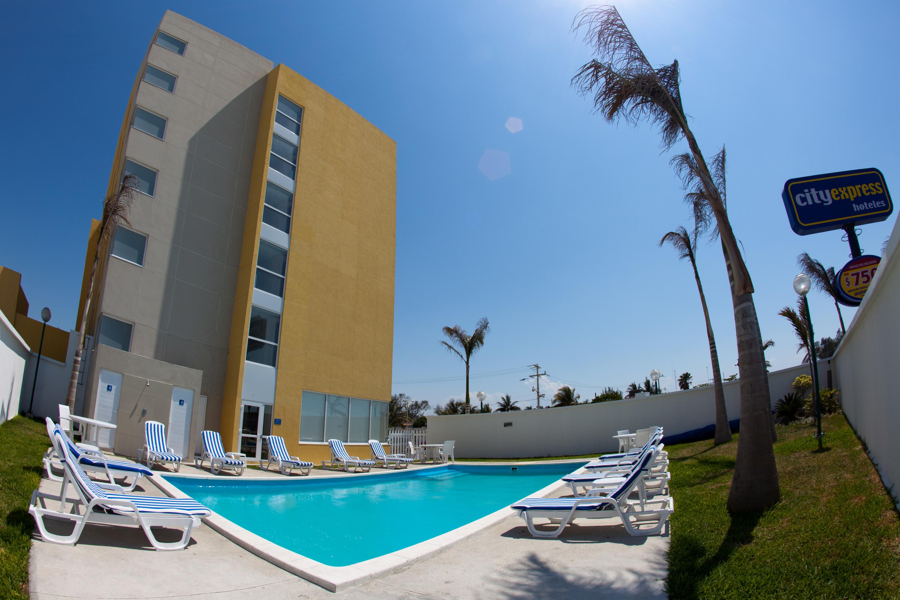 City Express By Marriott Ciudad Del Carmen Exterior photo