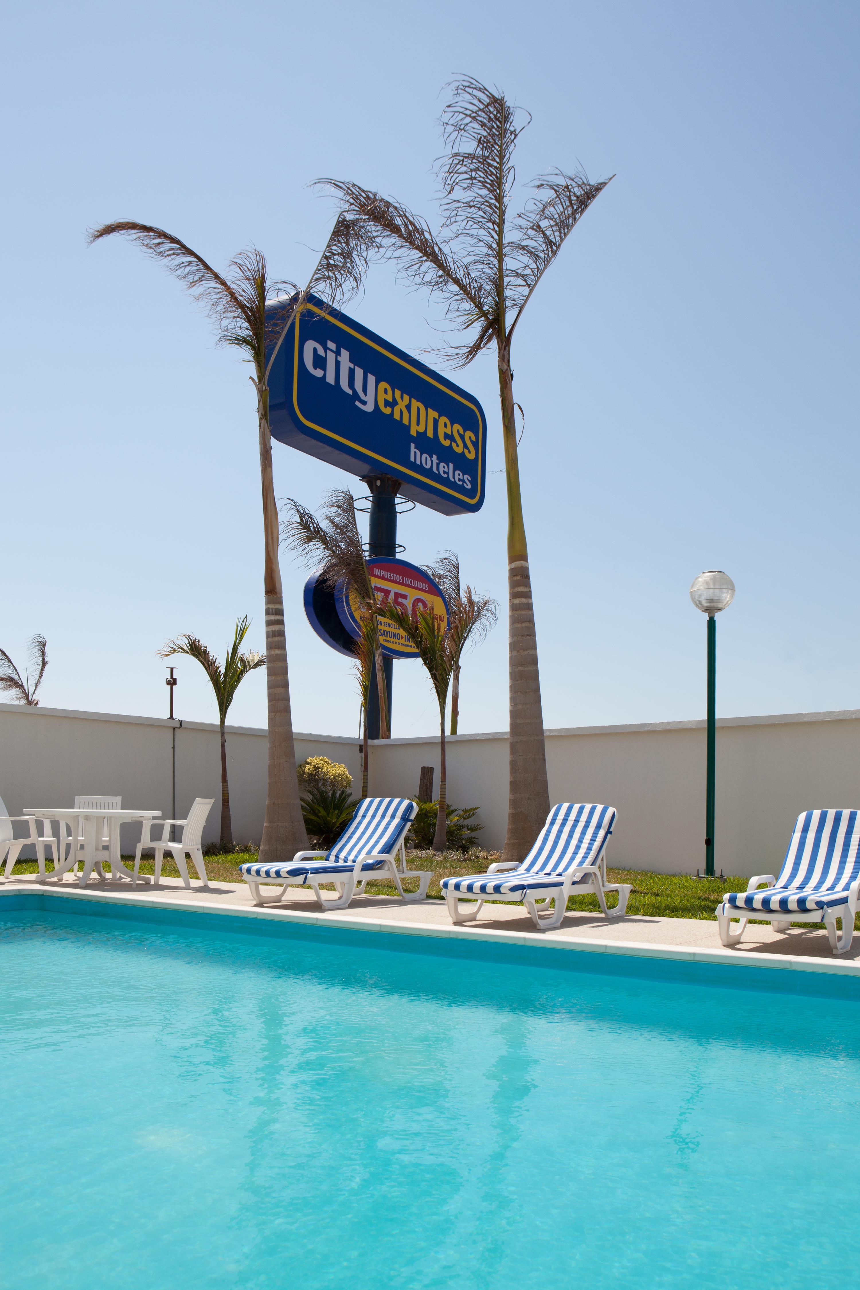 City Express By Marriott Ciudad Del Carmen Exterior photo