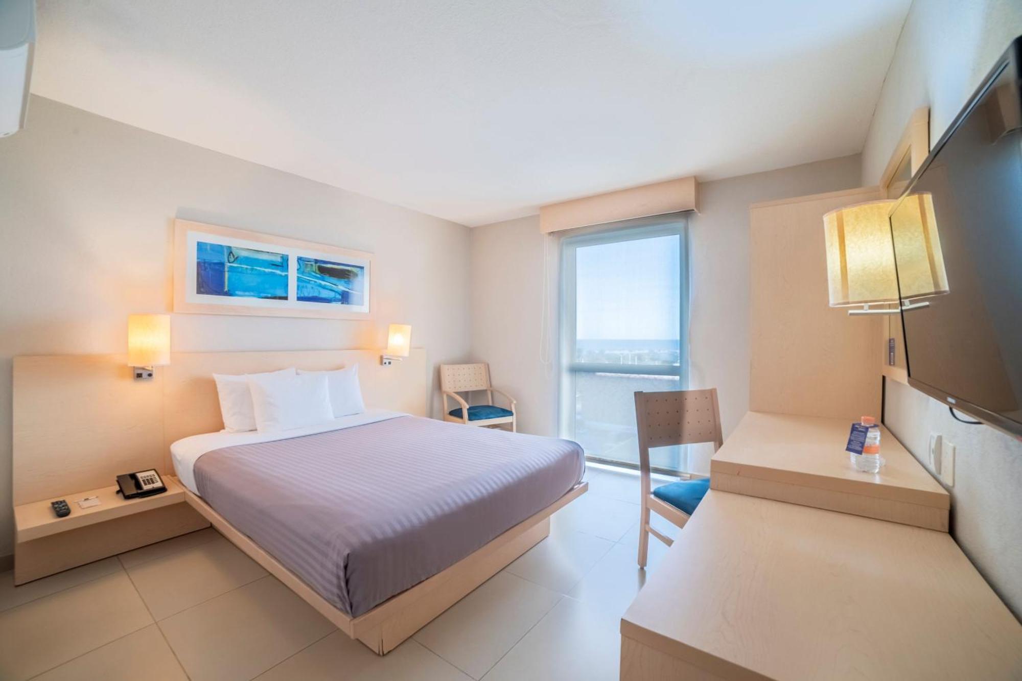 City Express By Marriott Ciudad Del Carmen Exterior photo